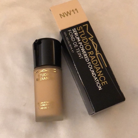 MAC Studio Radiance Serum Powered Foundation Shade NW11 30ml NIB - Picture 2 of 12